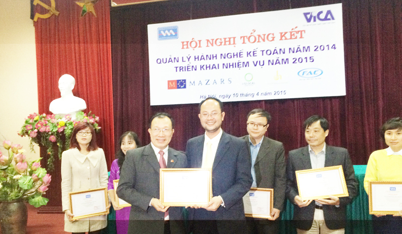 EMC nhận bằng khen của hội kế toán và kiểm toán Việt Nam